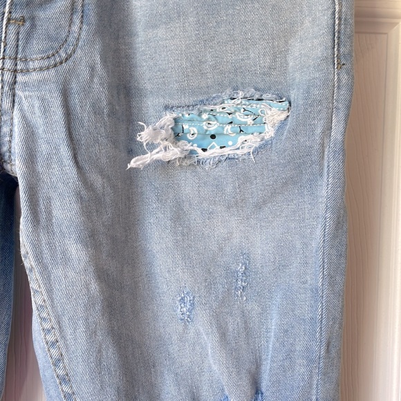 SUPER SKINNY BANDANA RIP AND REPAIR JEANS - Picture 3 of 10
